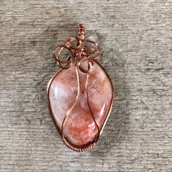 Sunstone Agate Wire Wrapped Necklace Pendant - Picture 1 of 4